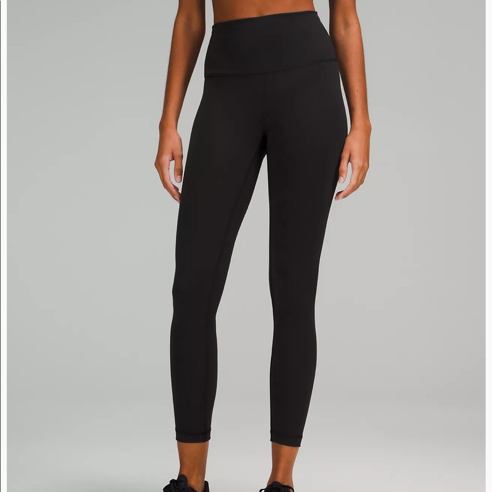 NWOT Lululemon Wunder Train High-rise Leggings 25” inseam
BLACK